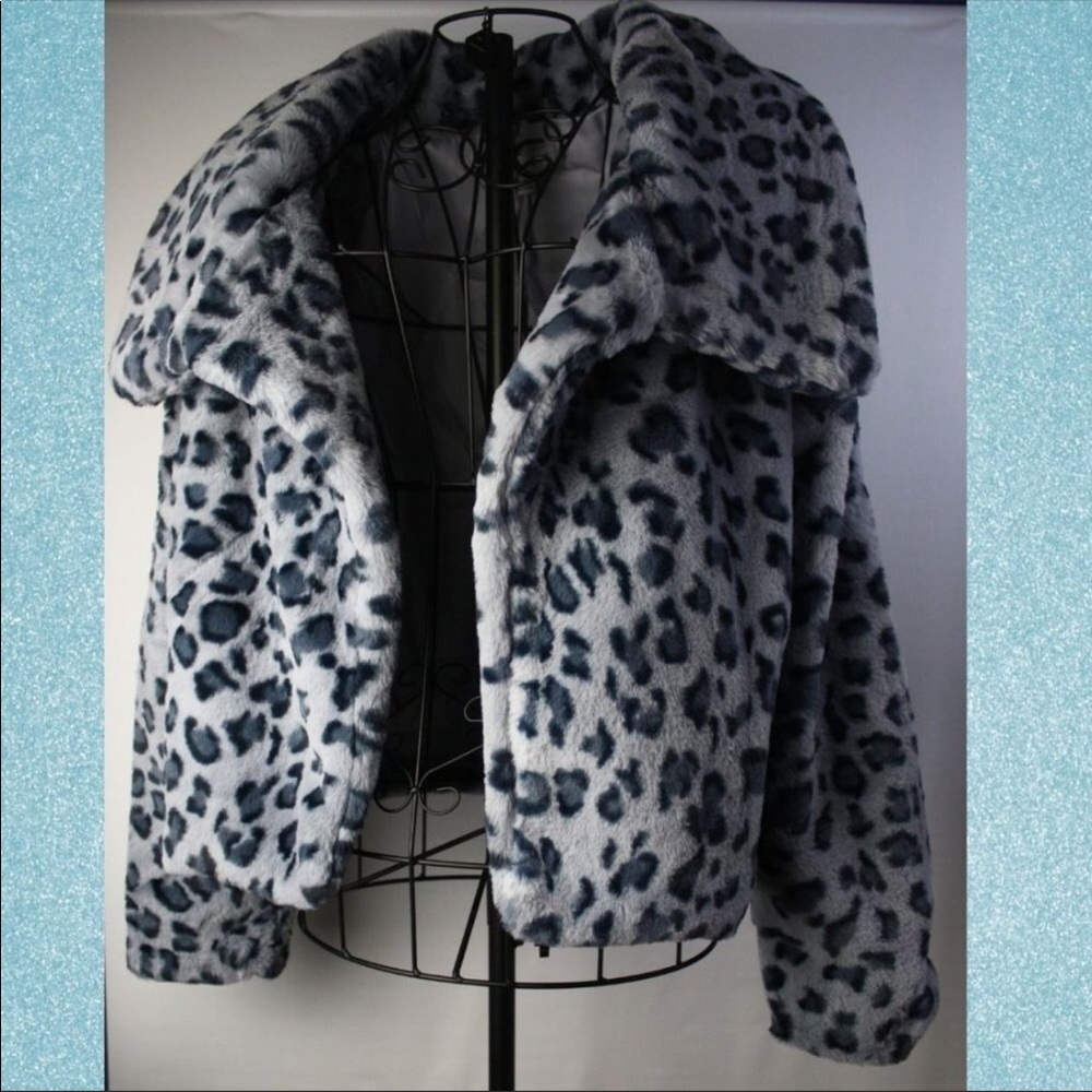 ⬇️⬇️LAST ONE!!!!! SMALL🌺🌺Leopard Jacket 🌺 - Picture 4 of 6
